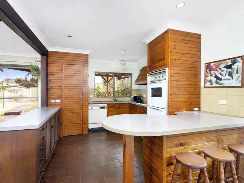 16 Moore Place, Urunga NSW 2455
