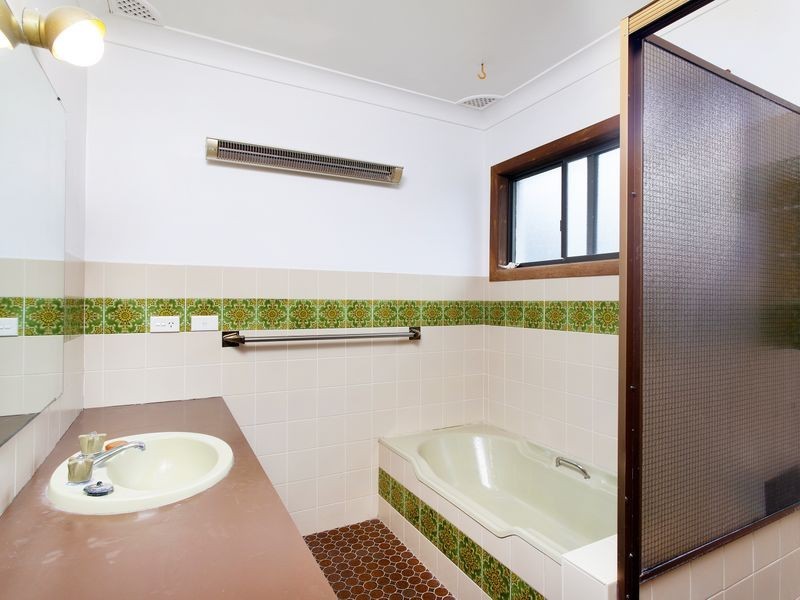 16 Moore Place, Urunga NSW 2455