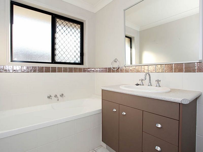 25 Waterway Cr, Narangba QLD 4504