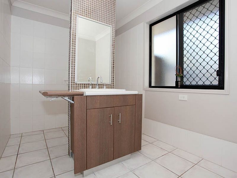 25 Waterway Cr, Narangba QLD 4504