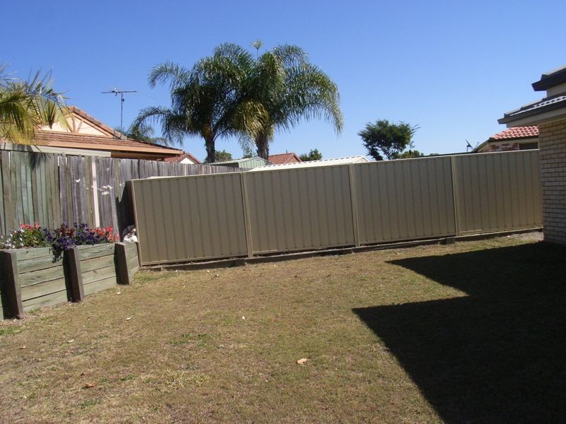 5 Hillside Court, Morayfield QLD 4506