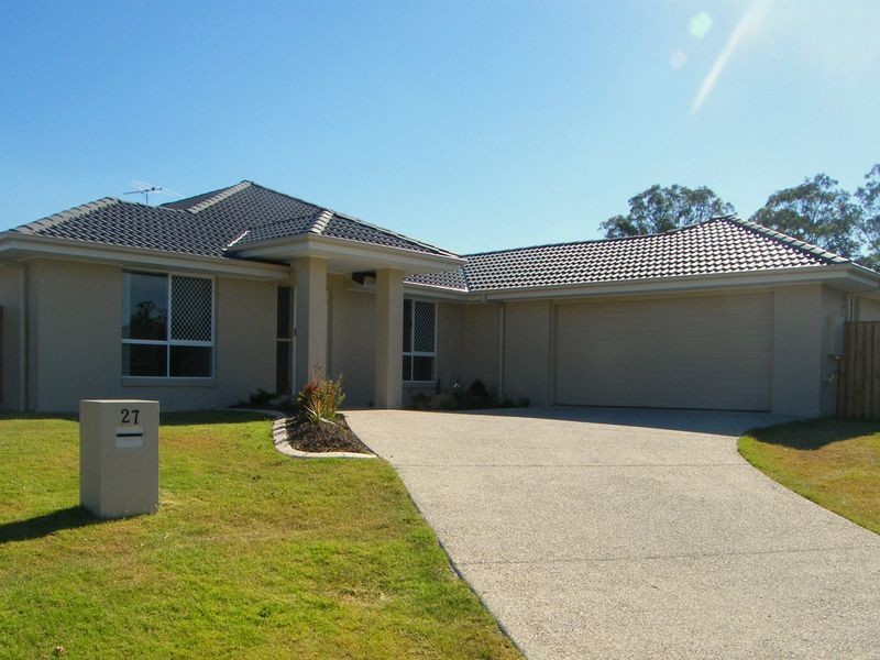 27 Moorrhen Crt, Narangba QLD 4504