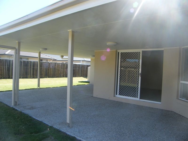 27 Moorrhen Crt, Narangba QLD 4504