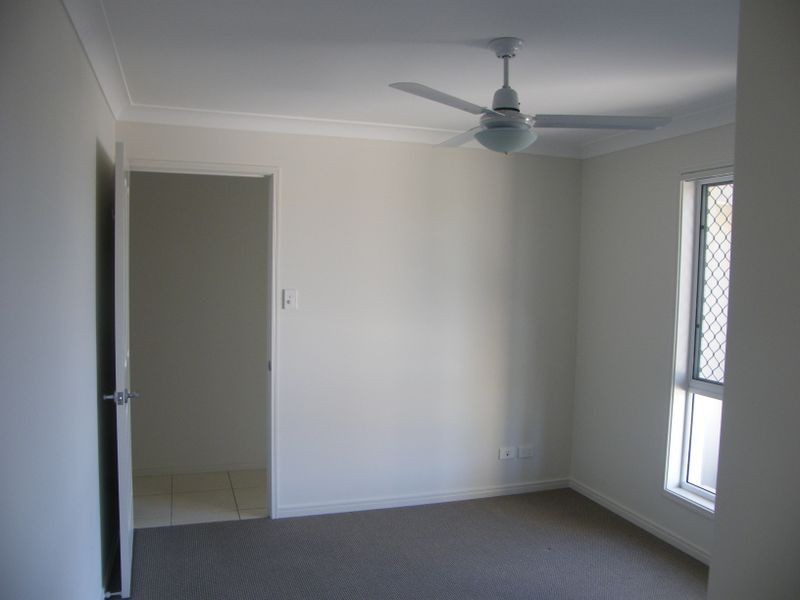 27 Moorrhen Crt, Narangba QLD 4504