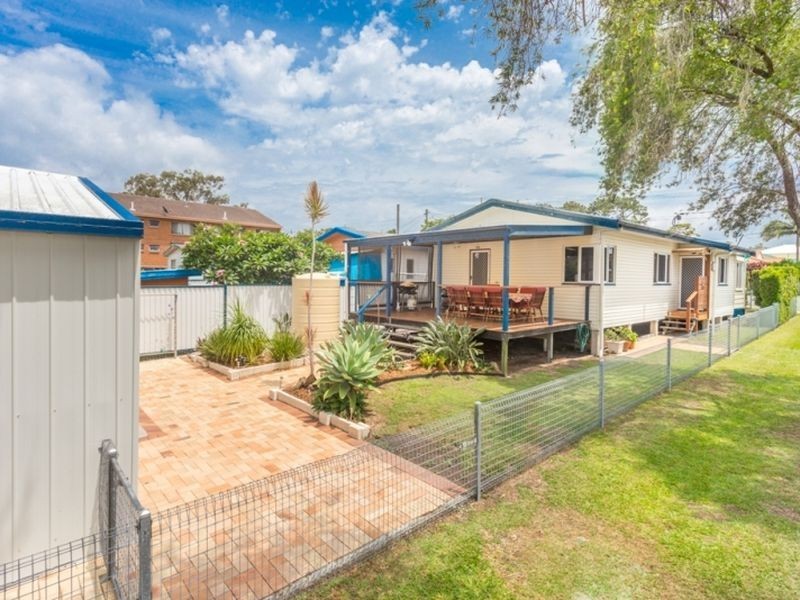 75 Georgina Street, Woody Point QLD 4019
