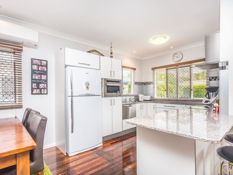 75 Georgina Street, Woody Point QLD 4019