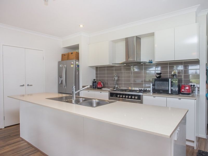 10 Retreat Crescent, Narangba QLD 4504