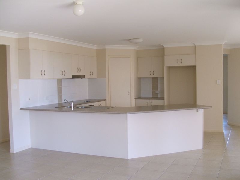 4 Lookout Place, Narangba QLD 4504