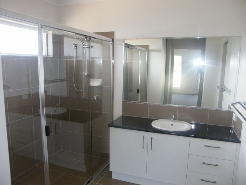 9 Bowerbird Close, Burpengary QLD 4505