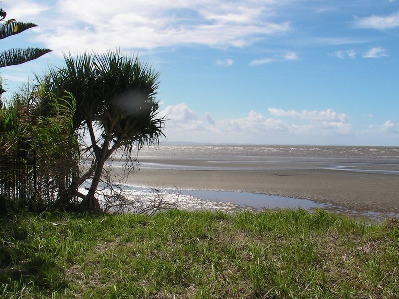 25 Coronation, Beachmere QLD 4510