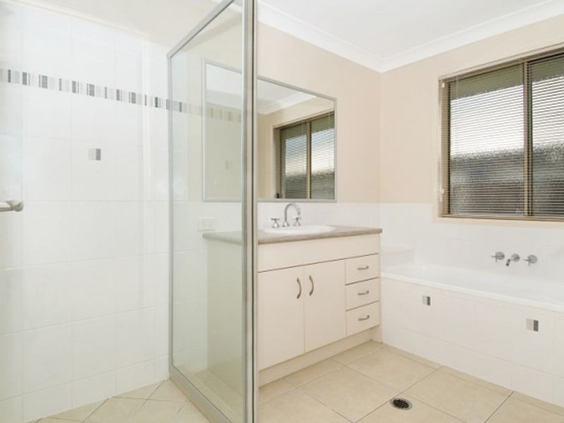 4 Lookout Place, Narangba QLD 4504