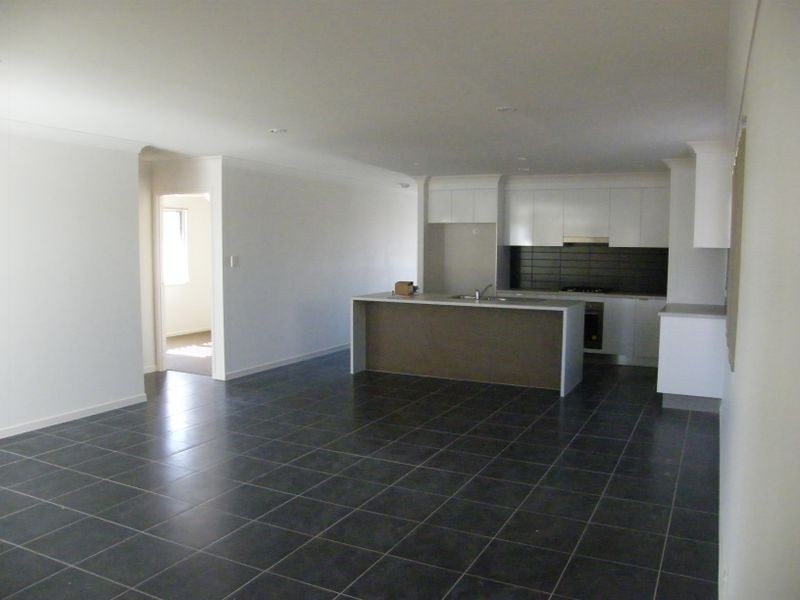 5 Central Green Drive, Narangba QLD 4504