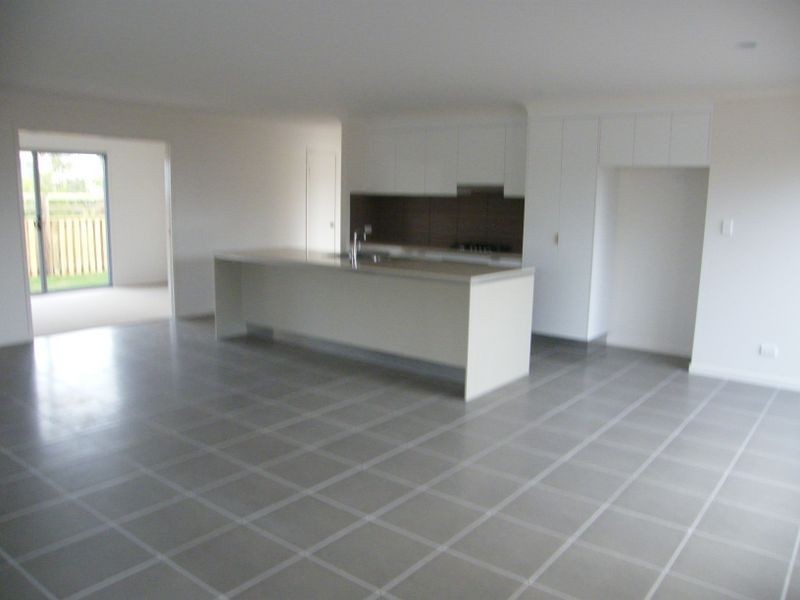4 Clarence Close, Narangba QLD 4504