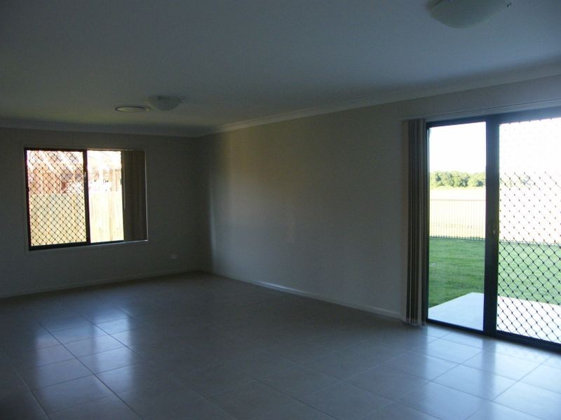 6 Retreat Crescent, Narangba QLD 4504