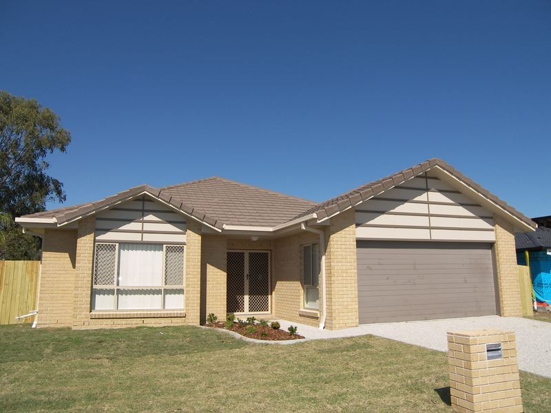 32 Denson St, Morayfield QLD 4506