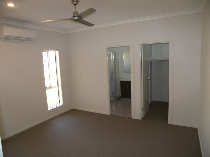 32 Denson St, Morayfield QLD 4506