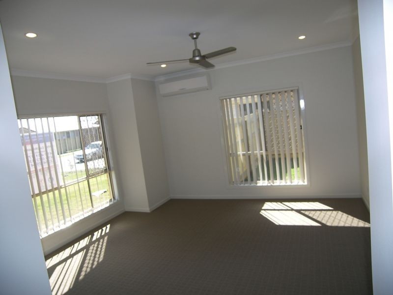 32 Denson St, Morayfield QLD 4506