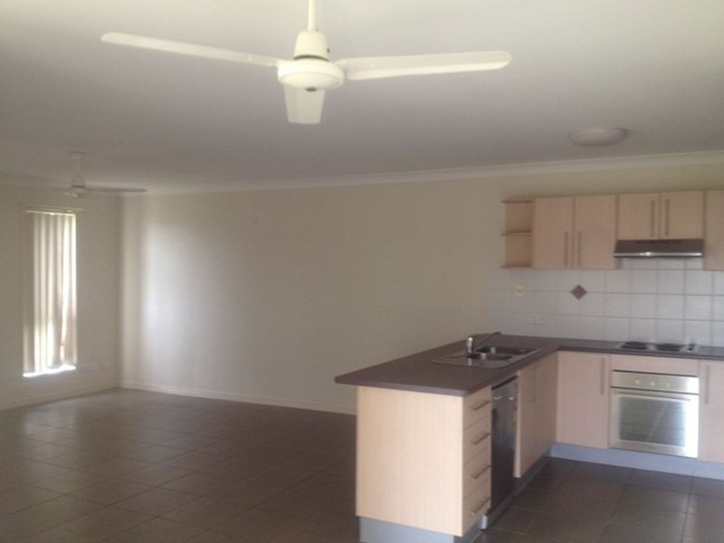 1/2 Tyler Place, Deception Bay QLD 4508