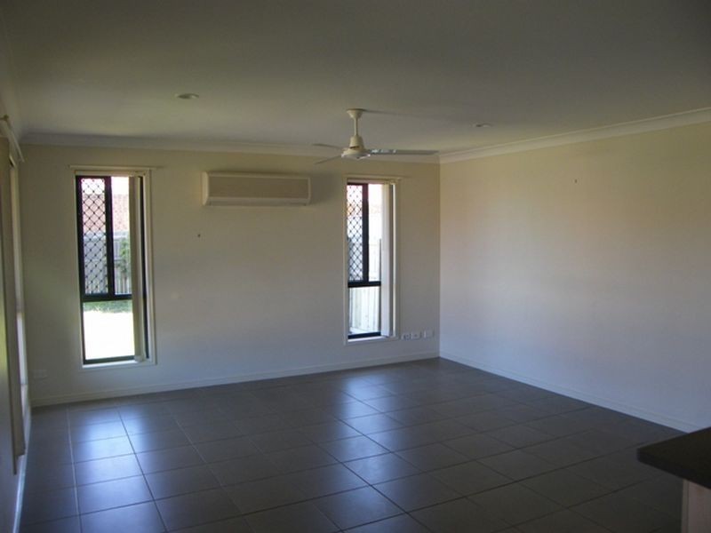 1/2 Tyler Place, Deception Bay QLD 4508