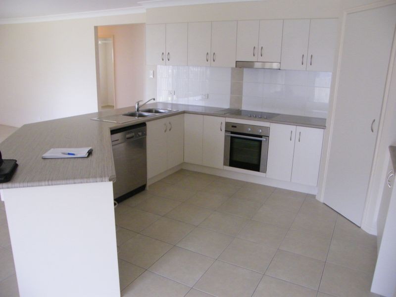 4 Lookout Place, Narangba QLD 4504