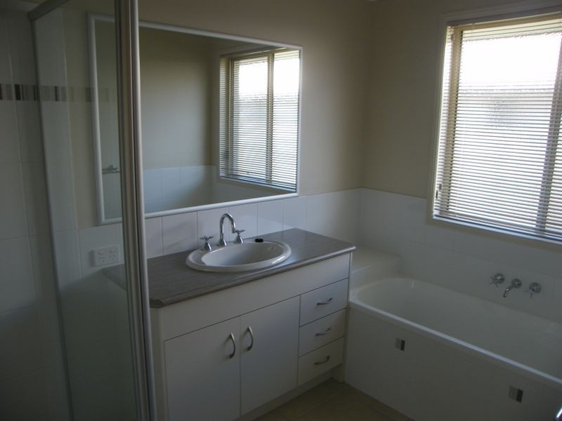 4 Lookout Place, Narangba QLD 4504