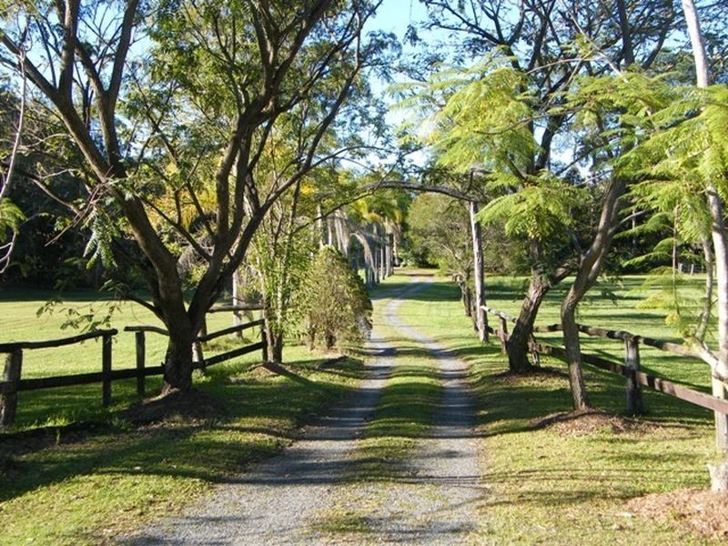 105 Tinney Rd, Upper Caboolture QLD 4510