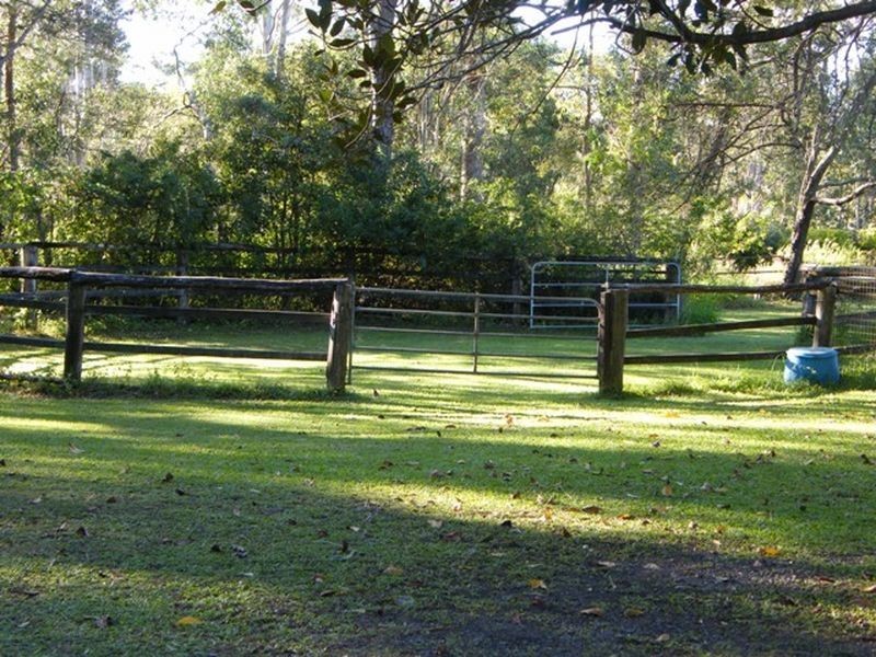 105 Tinney Rd, Upper Caboolture QLD 4510