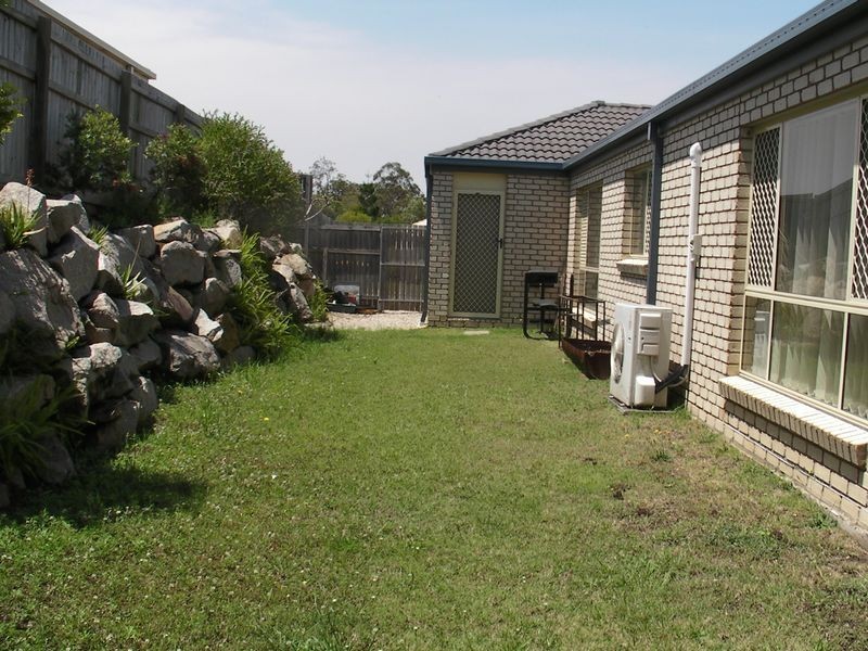 2 Bronlow, Morayfield QLD 4506