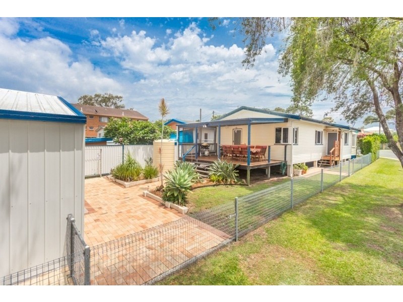 75 Georgina Street, Woody Point QLD 4019