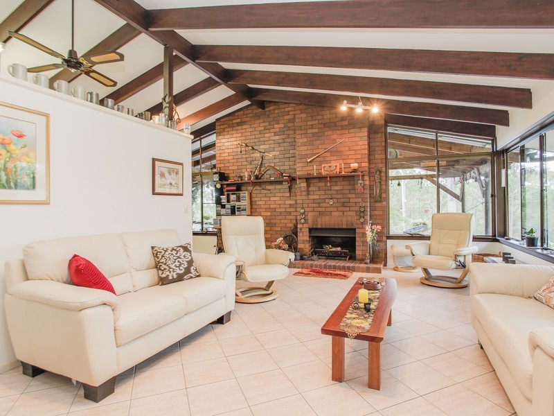 32 Collins Street, Moorina QLD 4506