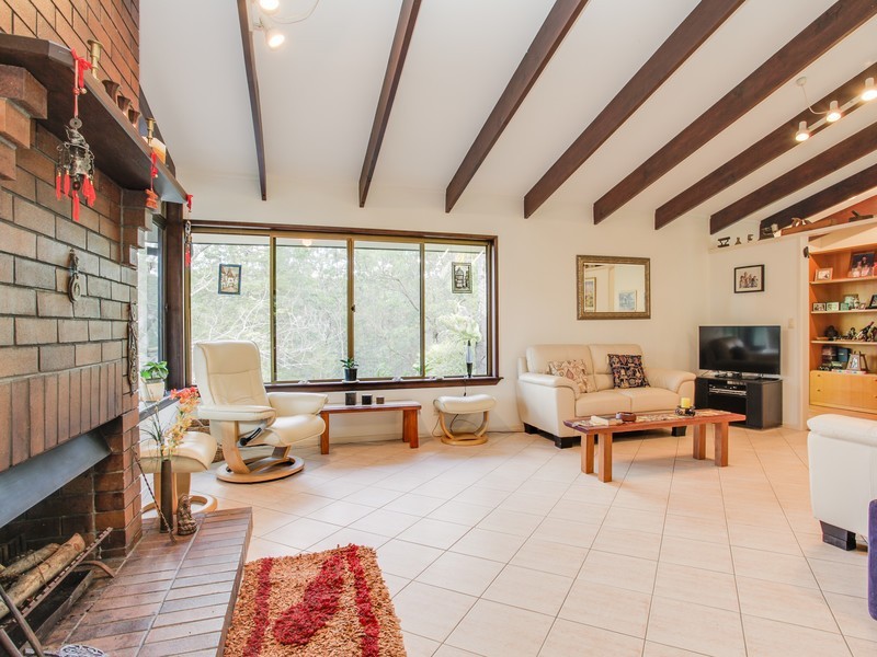 32 Collins Street, Moorina QLD 4506