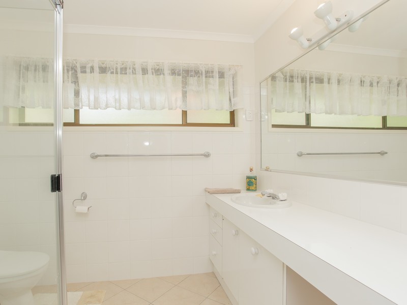 32 Collins Street, Moorina QLD 4506