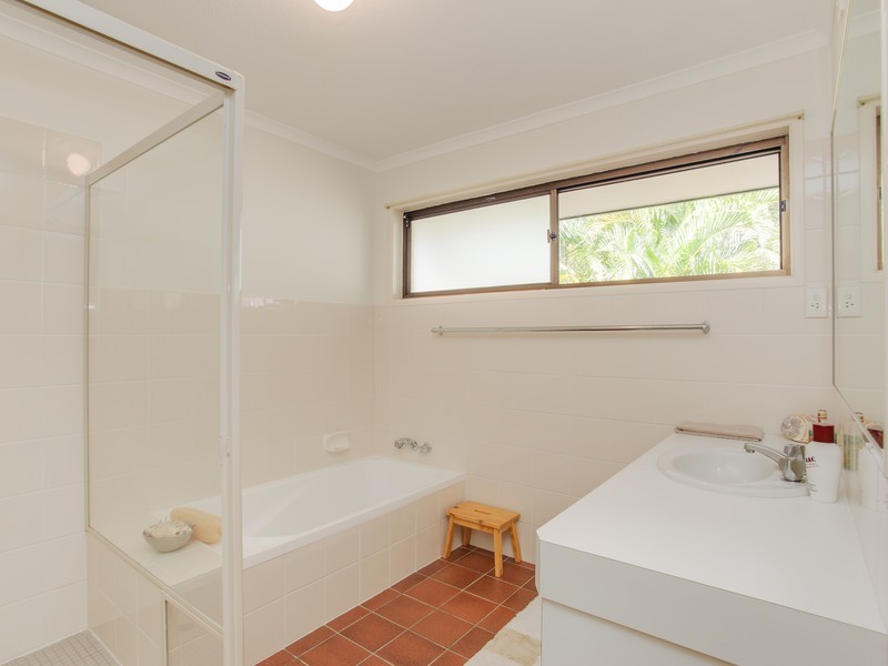 32 Collins Street, Moorina QLD 4506