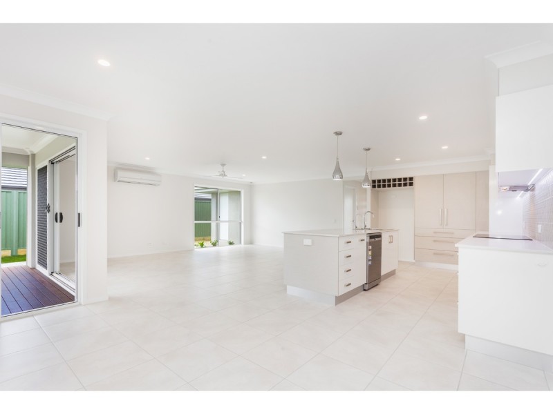16 Stately Crescent, Narangba QLD 4504