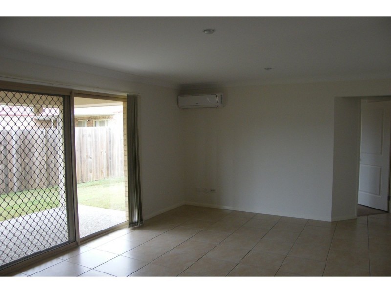 28 Grassdale Crescent, Morayfield QLD 4506