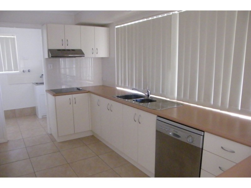 28 Grassdale Crescent, Morayfield QLD 4506