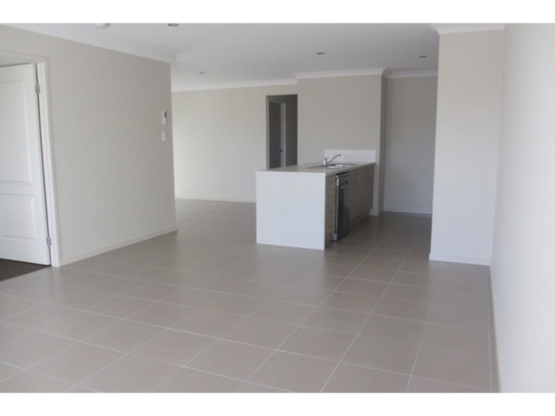 8B Steamview Court, Burpengary QLD 4505