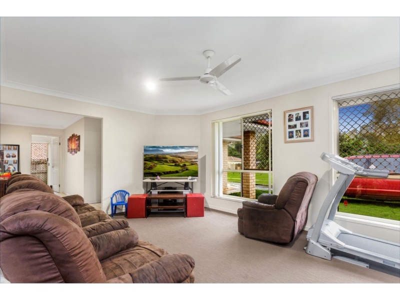 11 Julie Drive, Morayfield QLD 4506