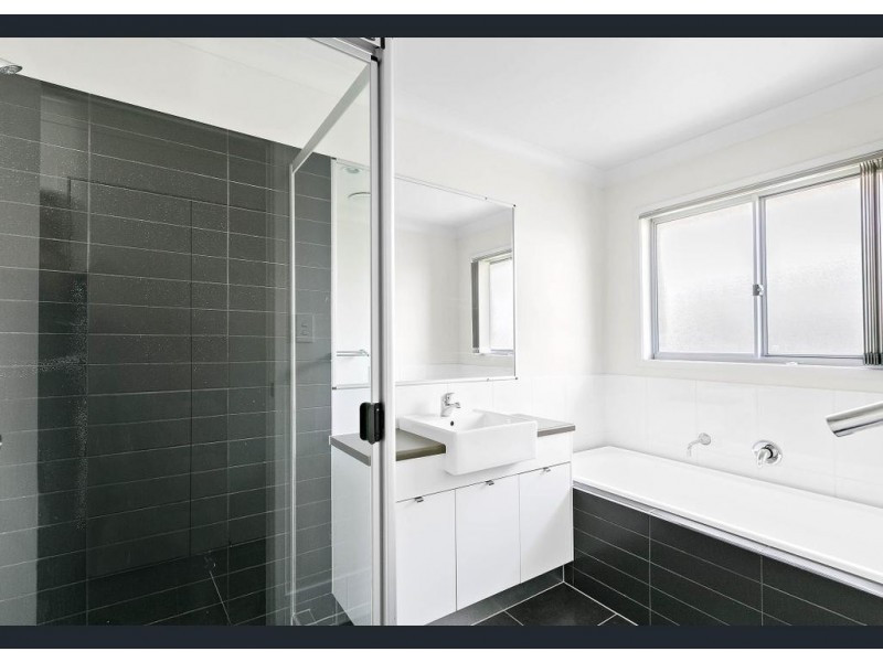 18 Central Green Drive, Narangba QLD 4504
