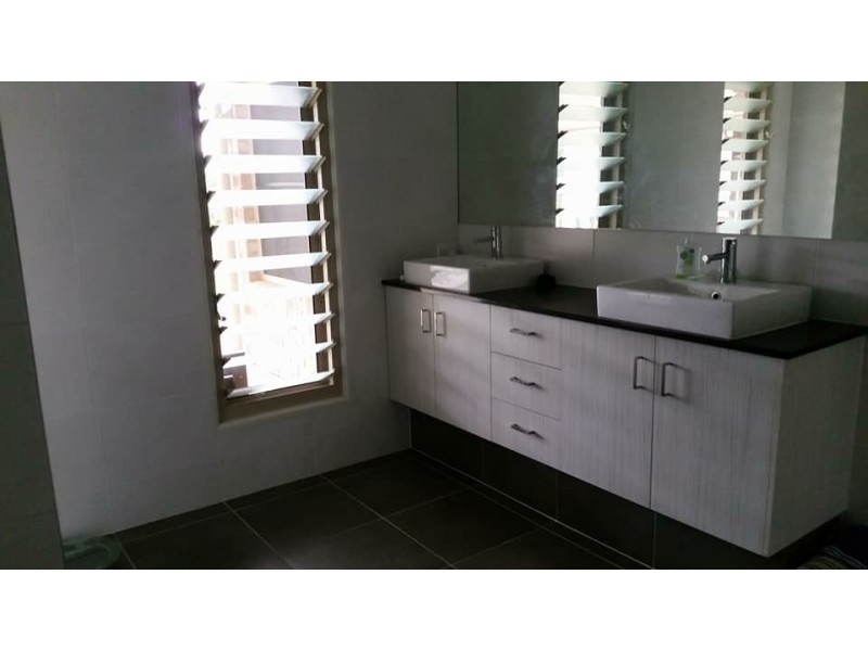 1 Vinery Place, King Scrub QLD 4521