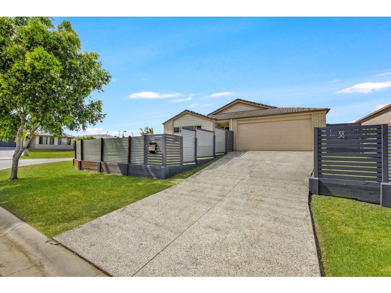 38-40 Peacherine Circuit, Bellmere QLD 4510