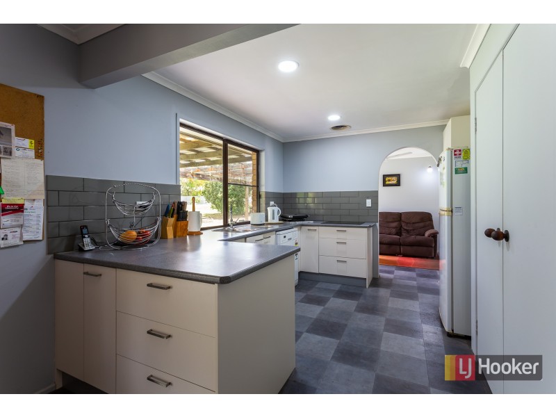 8 Rosehill Drive, Burpengary QLD 4505