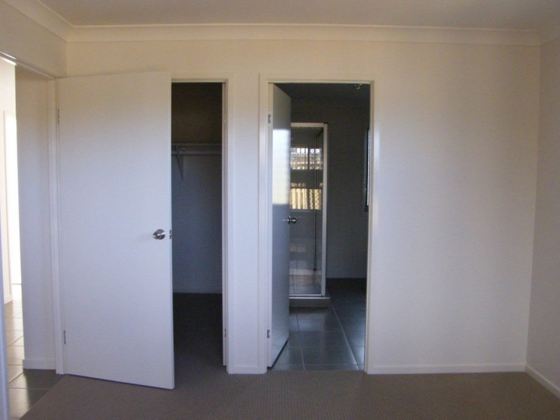 4 Clarence Close, Narangba QLD 4504