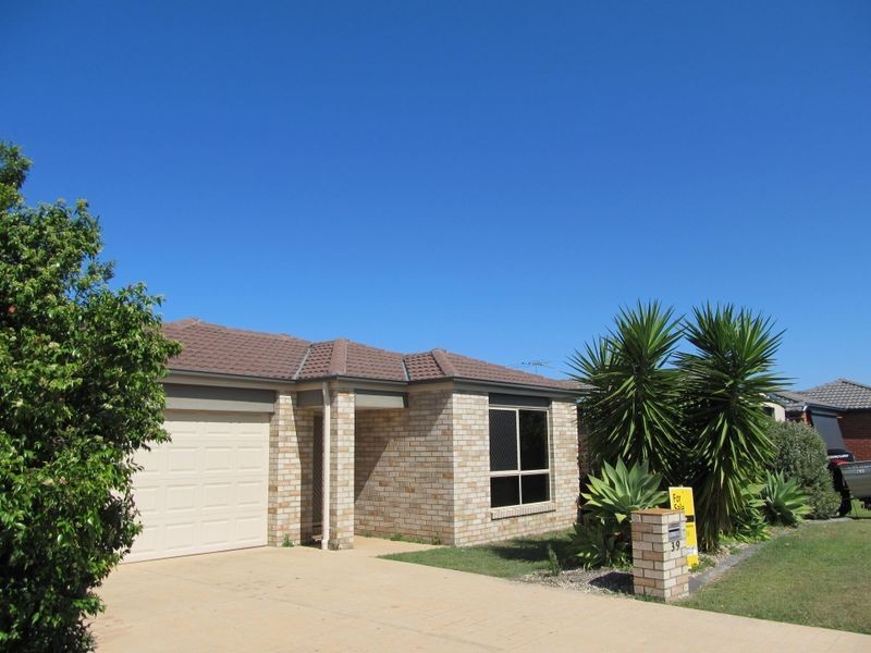 39 Eimeo Place, Sandstone Point QLD 4511