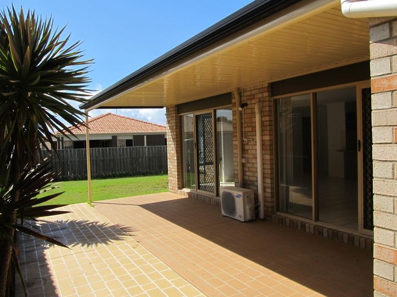 39 Eimeo Place, Sandstone Point QLD 4511