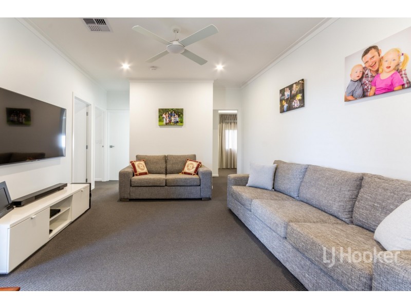 98 Seaside Drive, Banksia Beach QLD 4507