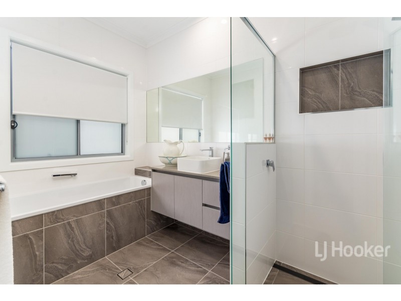 98 Seaside Drive, Banksia Beach QLD 4507