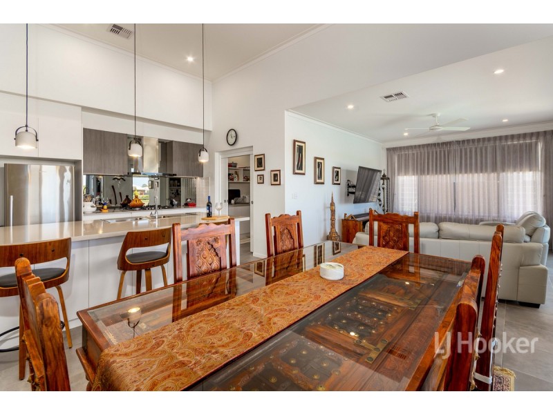 98 Seaside Drive, Banksia Beach QLD 4507