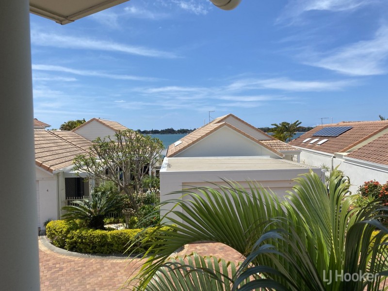 14/18 Spinnaker Quay, Sandstone Point QLD 4511
