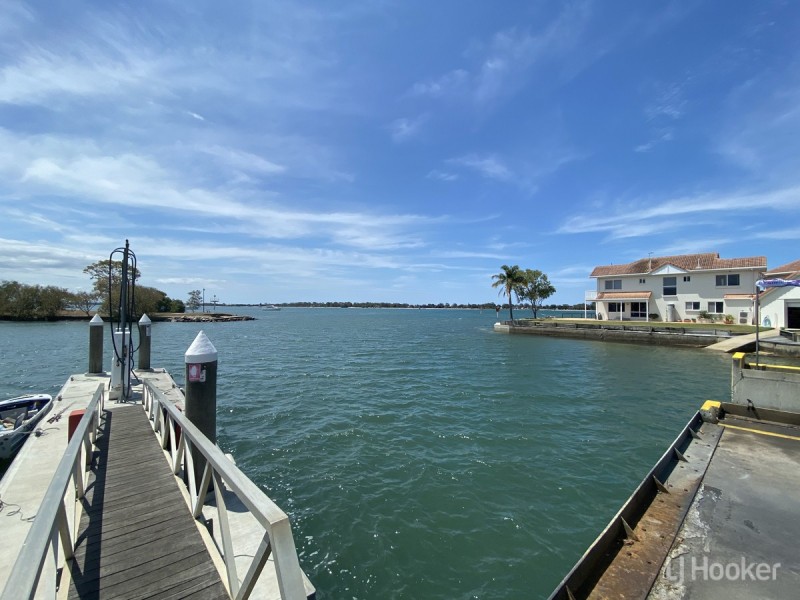 14/18 Spinnaker Quay, Sandstone Point QLD 4511